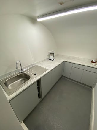 39-40 St. James's Place, St James's Place, Office To Let - Kitchen