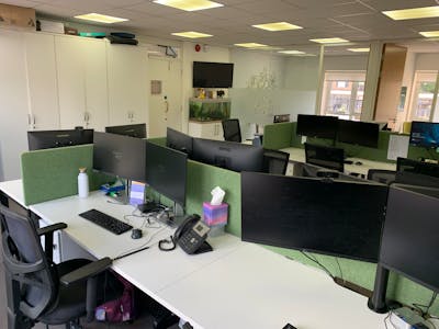 2 Penta Court, Borehamwood, Office To Let - IMG_0261.jpeg
