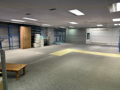 68-70 Church Walk, Burgess Hill, Retail To Let - IMG_5464.jpg