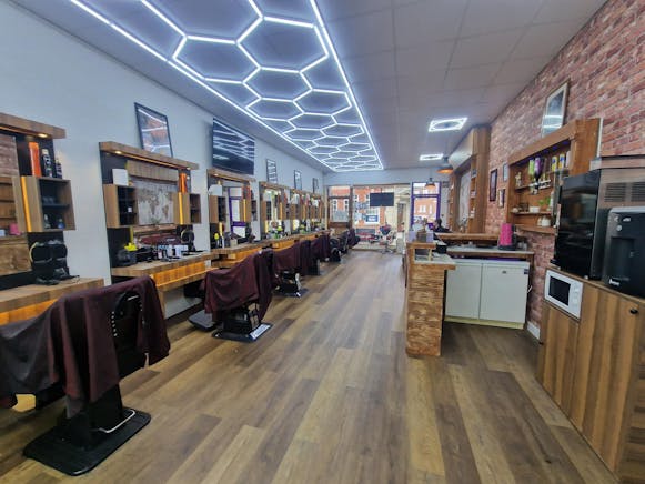 9 Market Place, Basingstoke, Investment / Development / Retail For Sale - 20251027_120146.jpg