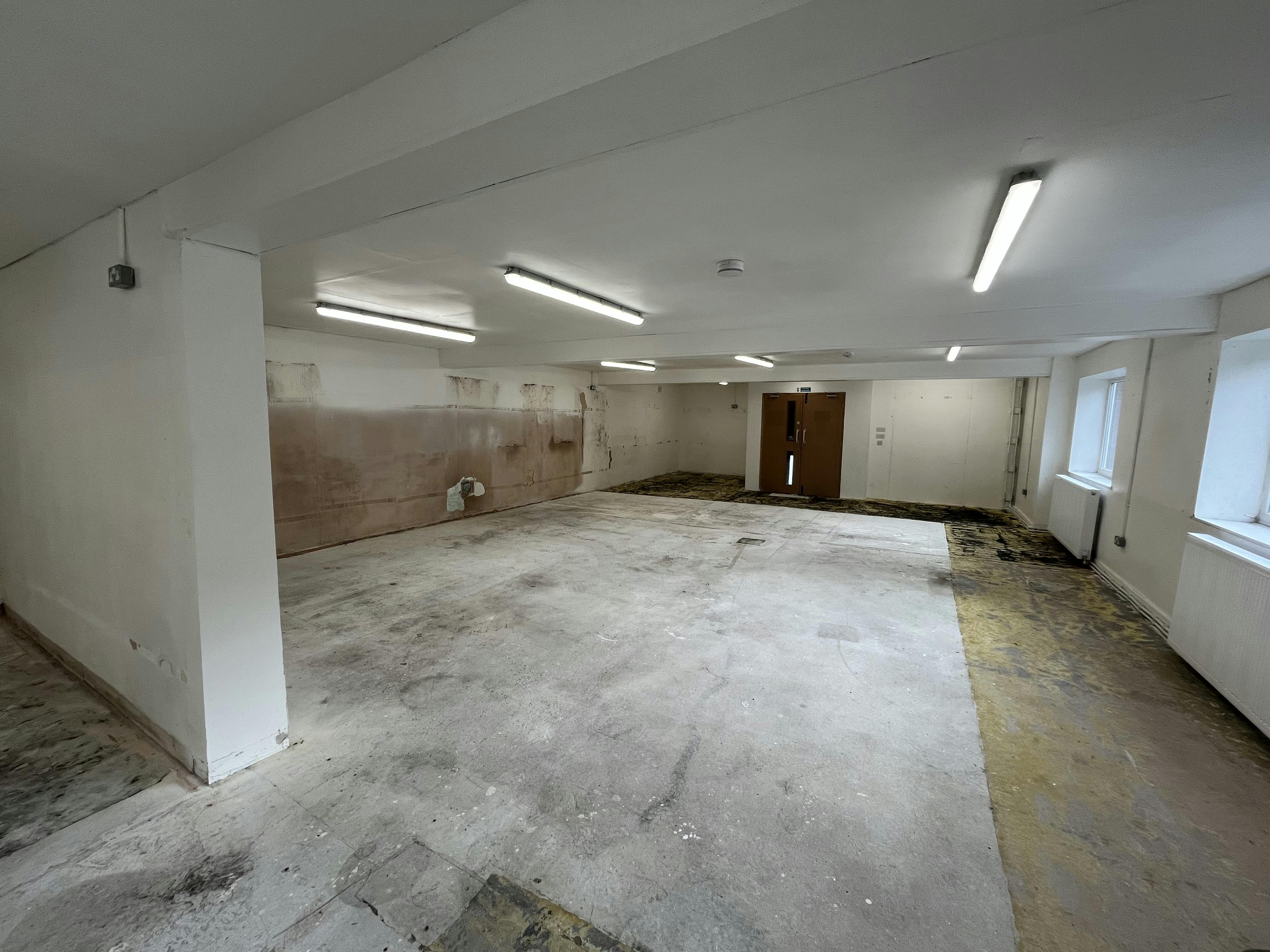 Unit 8, Macclesfield, Industrial To Let - IMG_0705.jpg