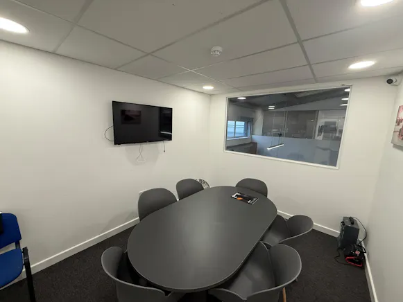 Unit 8, Brookside, Southend-on-Sea, Industrial / Office To Let - WhatsApp Image 2026-09-10 at 9.59.11 AM.jpeg