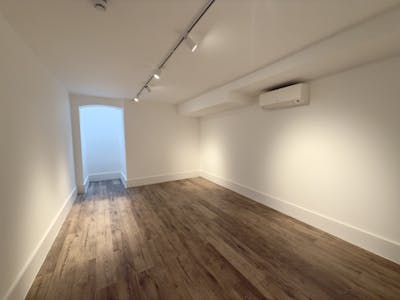 188 Tooley Street, Southwark, SE1, London, Leisure / Office / Retail To Let - 118 Tooley Street  Spacious Basement Room With Wooden Flooring And Lighting.jpg