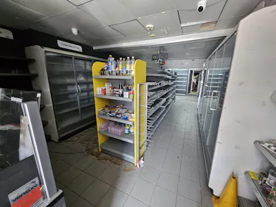 344 Hollinwood Avenue, Manchester, Leisure / Retail To Let - 20260710_121920.jpg