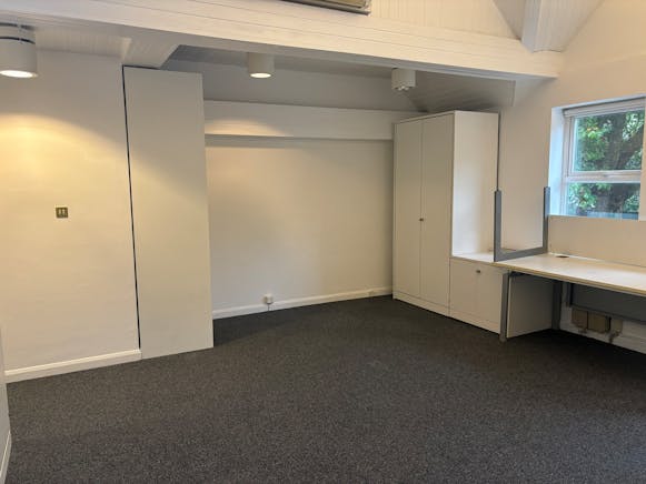 Commercial House, Windsor, Offices To Let - office internal 5.jpg