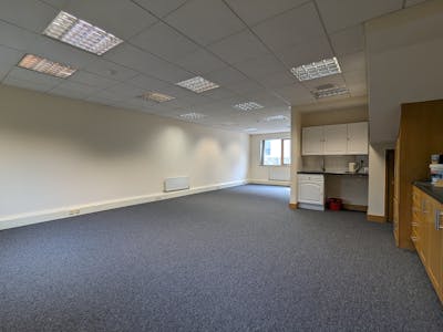 3 Wey Court, Guildford Surrey, Office To Let - 1000003080.jpg