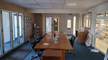 14 Grange Road, Livingston, Industrial To Let - 20260407_095037.jpg