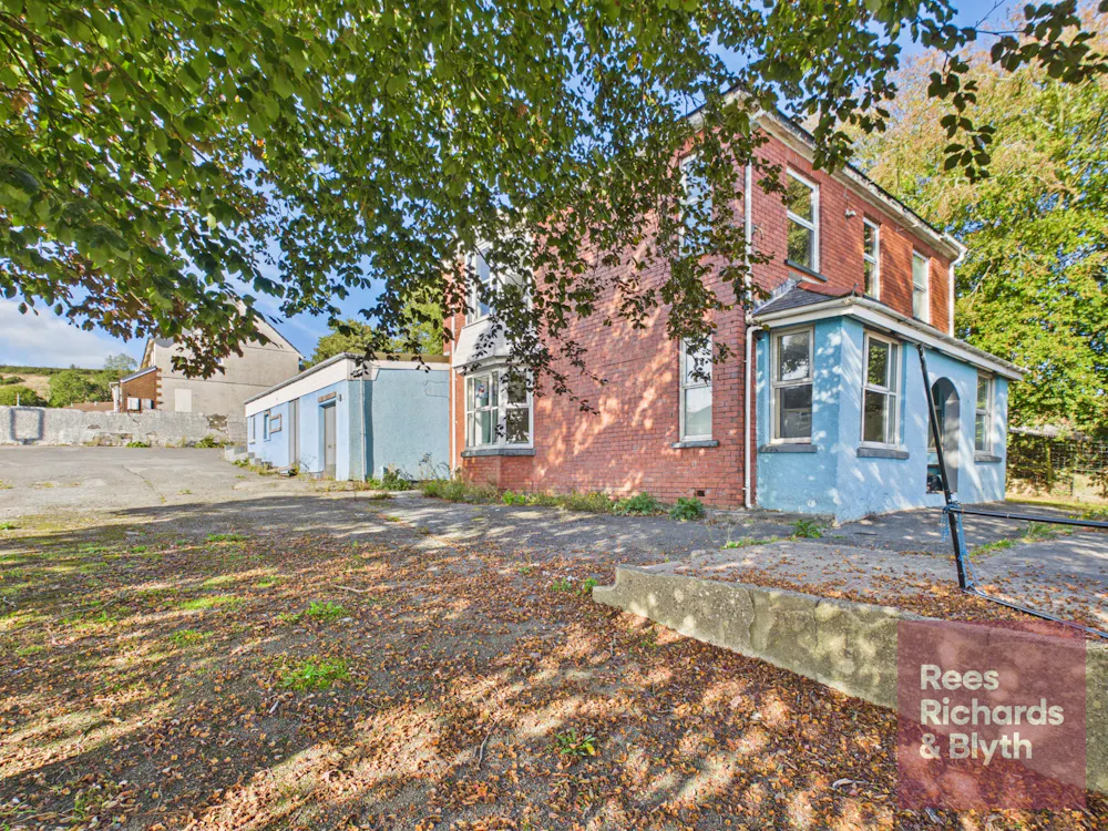 Former Public House - CAM03725G0-PR0104-STILL002.jpg