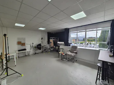 Europa Business Park, Cheadle, Industrial/Logistics / Office To Let - 20260619_125708.jpg