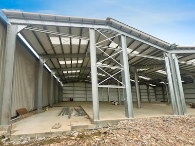 Units 1-3, Russell Gardens, Wickford, Industrial/Logistics To Let - e0e44f7888f2a5a377da44aa87d37c227f2ccb43.jpg