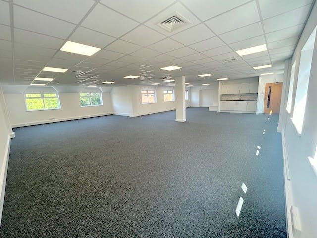 Suite 4, Binfield, D1 / Office To Let - Main Suite 4 ii.jpg