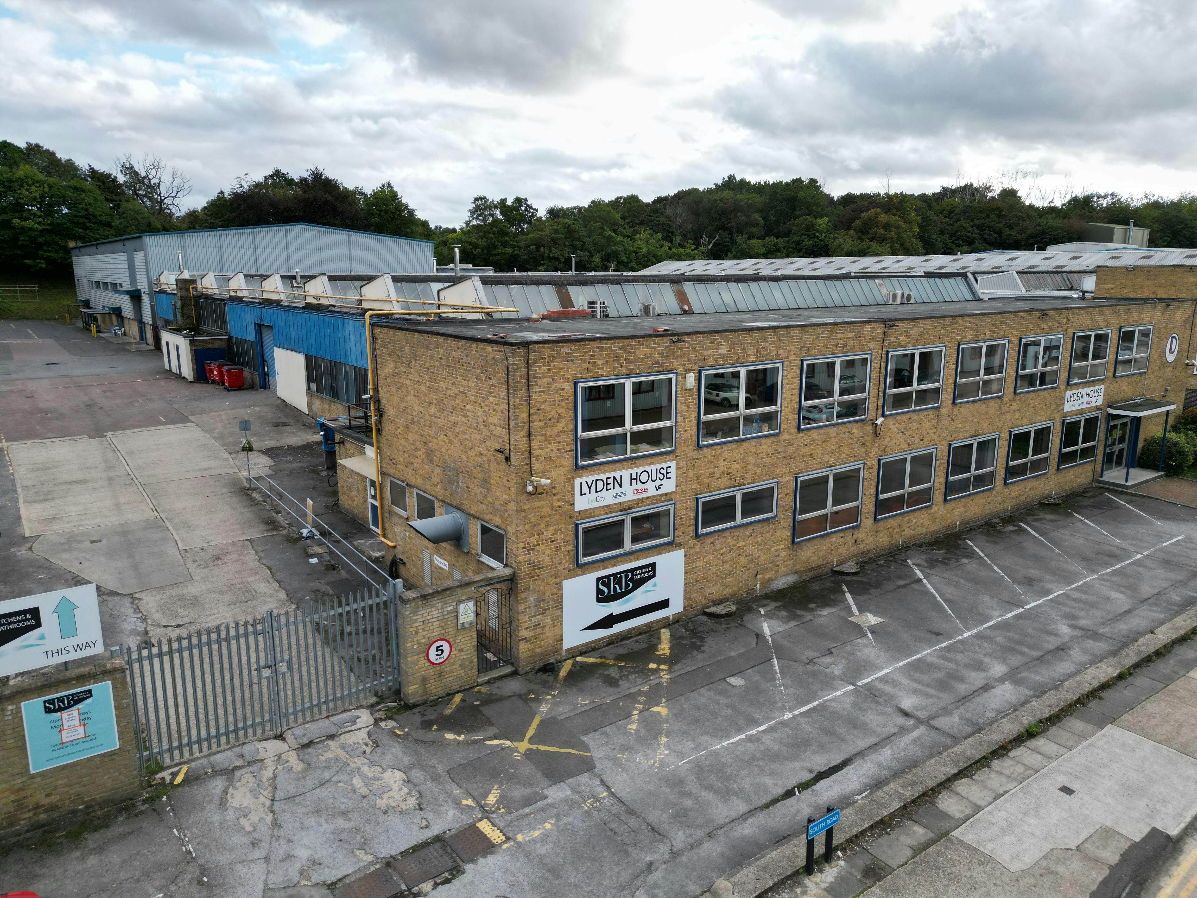 Lyden House, Harlow, Industrial To Let - DJI_0926.JPG