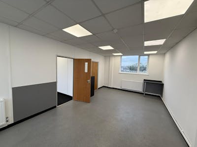 11 Totman Crescent, Rayleigh, Industrial / Office To Let - WhatsApp Image 2026-01-06 at 13.51.11 (2).jpeg