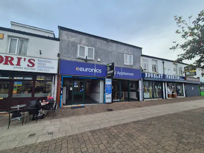 8-10 Castle Street, Stockport, Retail To Let - 20260921_121600.jpg