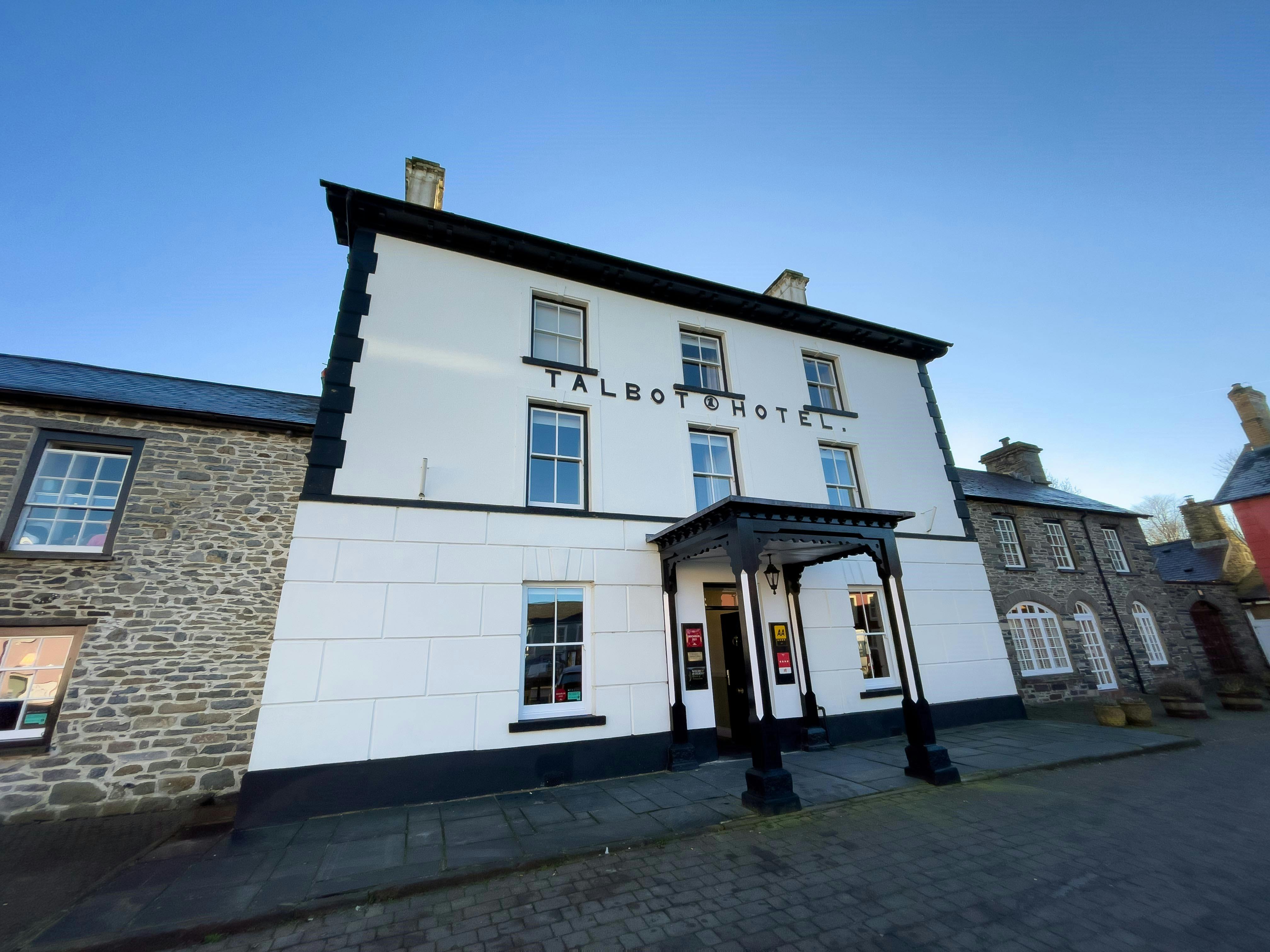 Y Talbot, The Square, Tregaron, SY25 6JL