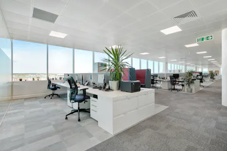 Titan Court, 3 Bishop Square, Hatfield, Office To Let - Titan Court Photography  Wells Design 37.jpg