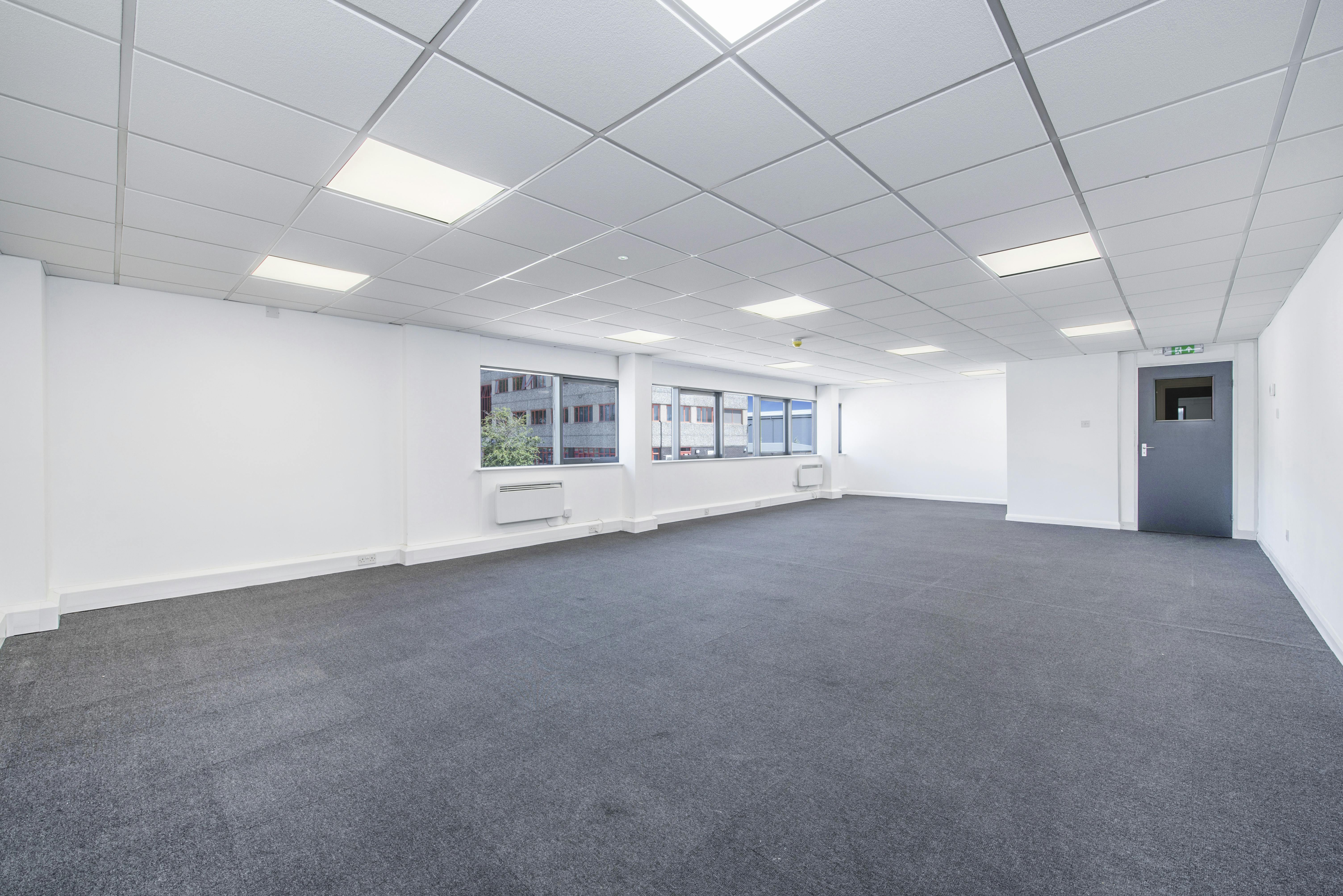 14 Meadow View, Long Crendon, Office / Industrial To Let - F-6.jpg