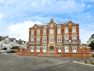 The Grand Broadway, Leigh-On-Sea, Retail / High Street Retail To Let / For Sale - db942d62IMG20250729WA0205.jpg