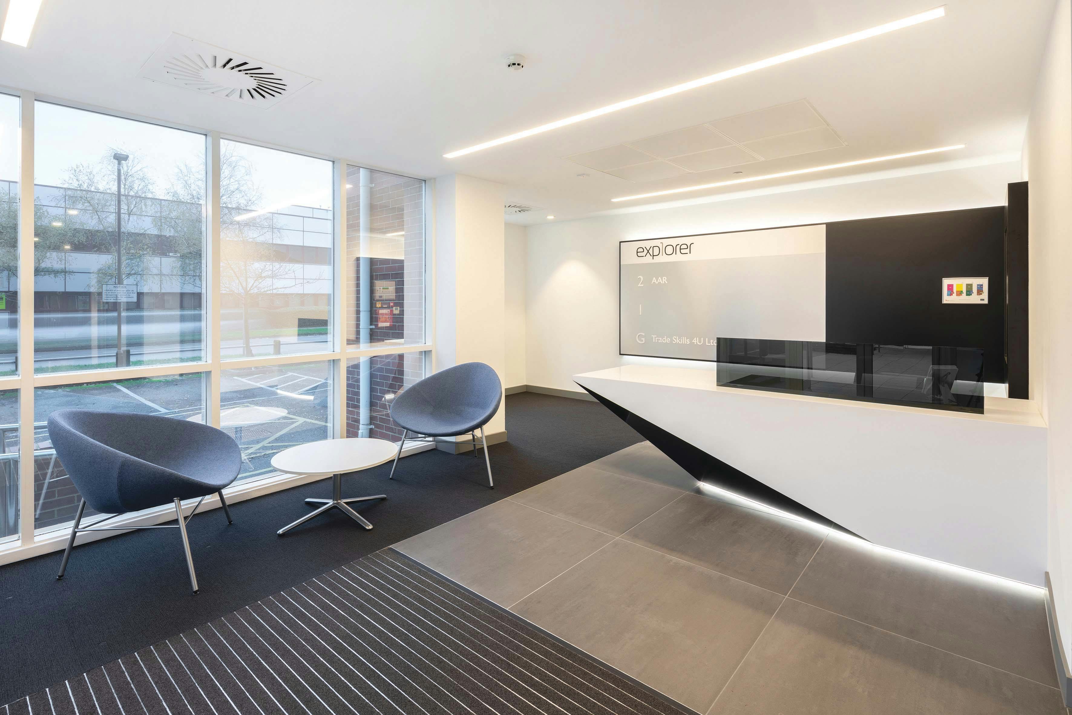 Office in Crawley - photo 4