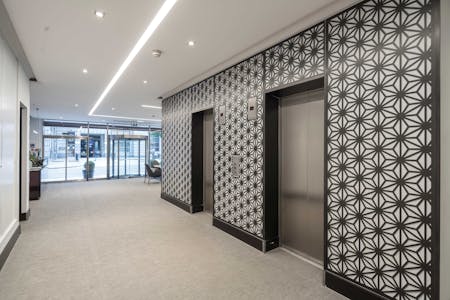 2 America Square, London, Office To Let - 4 2 AMS lifts r.jpg