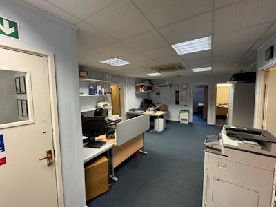 7-10 Bartlett Court, Yeovil, Industrial/Logistics / Office To Let - IMG_0327.JPG