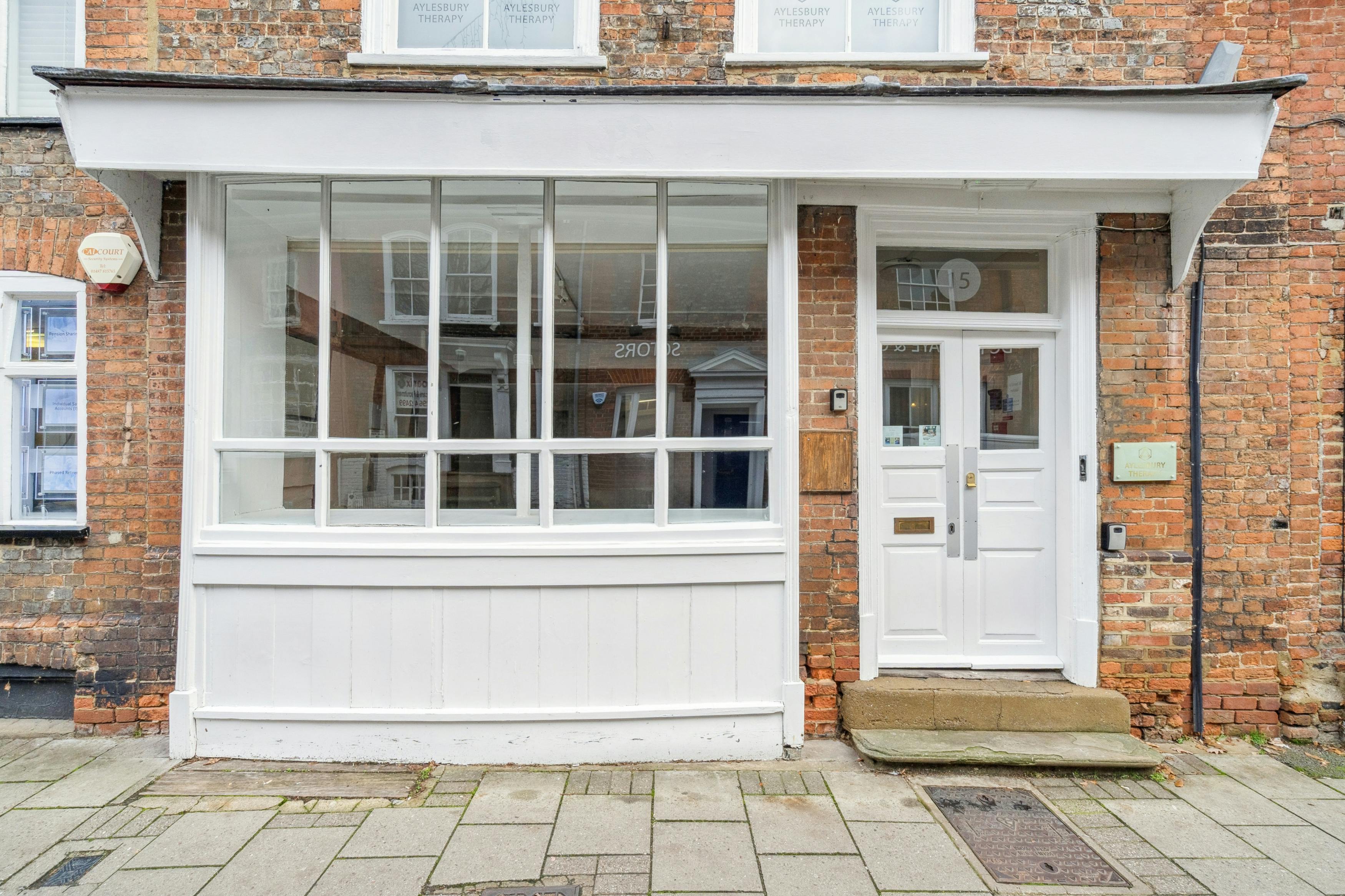 15 Temple Street, Aylesbury, Offices To Let - DSC00342-9eb755763d090a2eebfd9feb8c349961.jpg