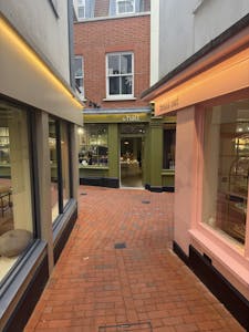 43 Brighton Square, Brighton, Cafe (A1) / E (Commercial / Business / Service) / E Class Retail / Leisure (no extract - Open A1) / Education / F1 (Learning and Non-Residential Institutions) / Retail / Retail - In Town / Studio / Gallery / Studio / Workshop / Sui Generis To Let - IMG_1414.jpg