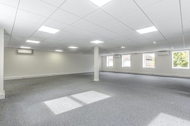 Office in Staines - photo 4