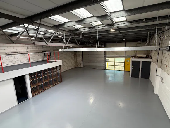 Unit 16 Ash, Kembrey Park,, Swindon, Industrial To Let - 5.jpg