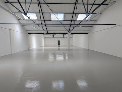 Unit L Penfold Industrial Park, Unit L, Watford, Industrial / Warehouse To Let - PXL_20240621_093736876.jpg