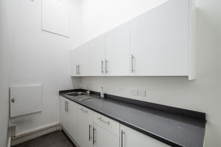 Ground floor & Basement, 70-72 Old Street, London, Industrial/Logistics / Leisure / Office / Retail To Let - Old St 70-72 - 10.jpg