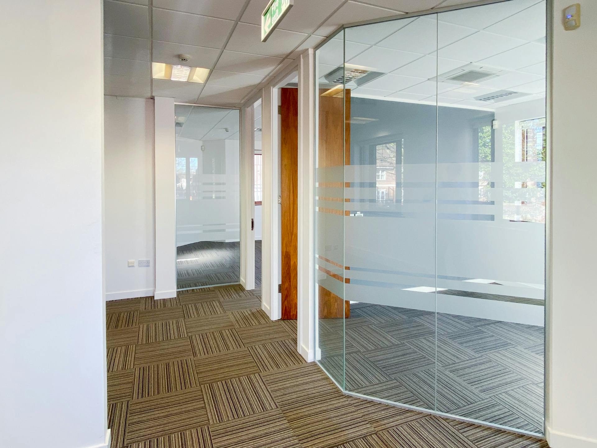 Office in Winchester - photo 3