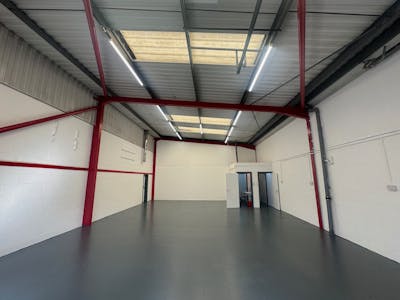 Unit 17, Hawthorn Centre, Harrow, Warehouse To Let - 17 Hawthorn Centre 10.jpg
