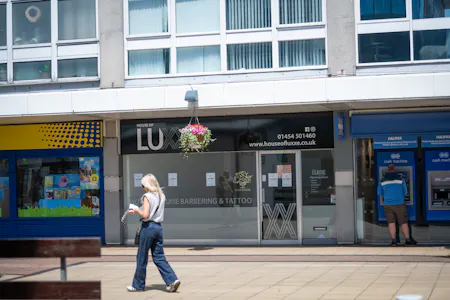 8 West Walk, Bristol, Shopping Centre Unit To Let - 8 West Walk.jpg