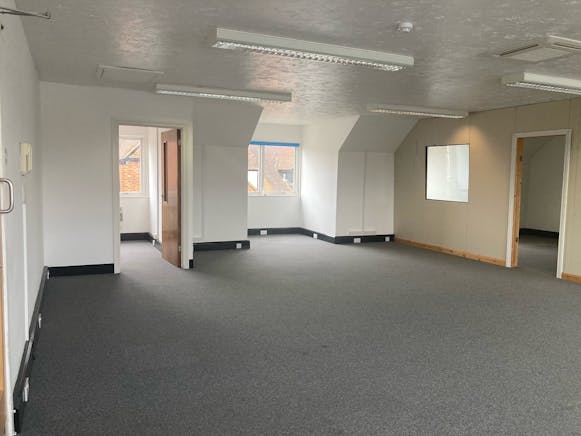 4 The Courtyard, Wokingham, Offices To Let - 21.jpg