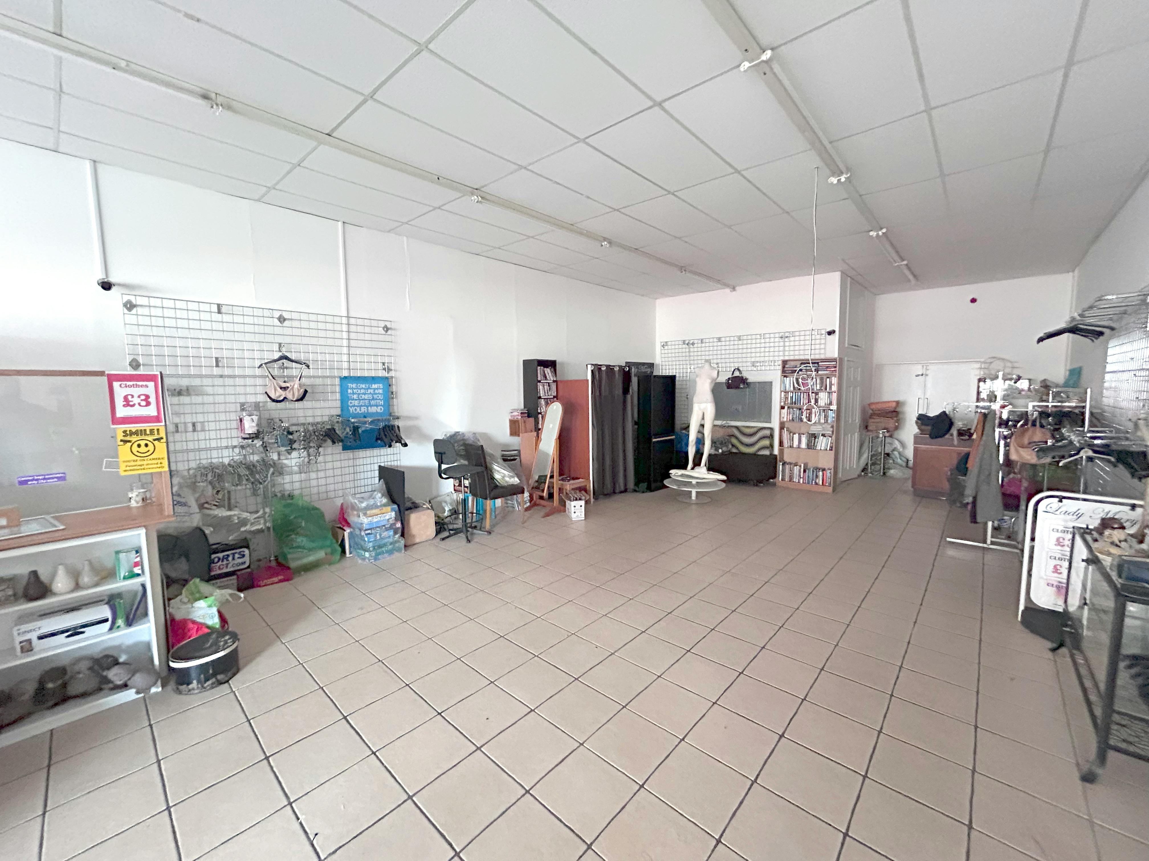 Retail/Shop in Bournemouth - photo 2