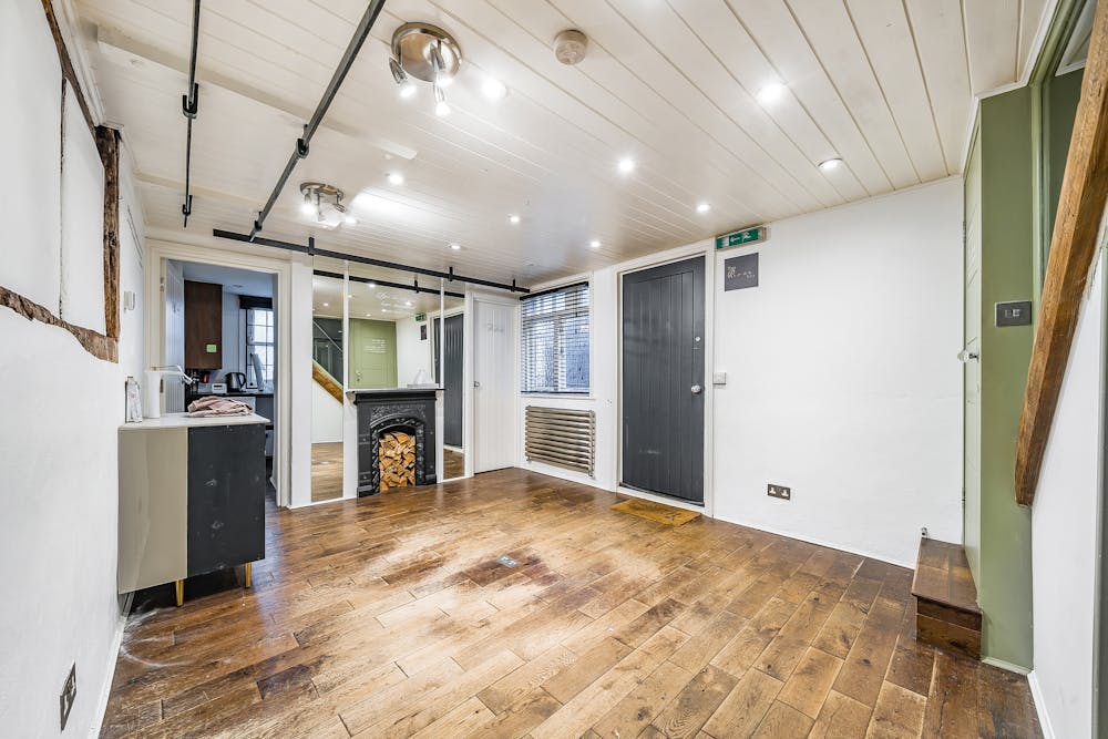 7 High Street - 1244588 2.jpg