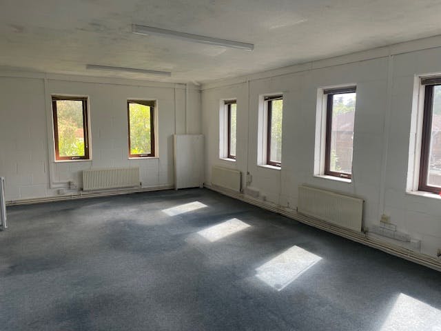 Unit 8, Forest Park Business Units, Bracknell, Offices To Let - image0.jpeg