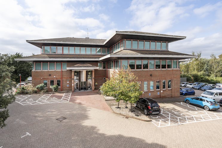 Fairmount House, Leatherhead, Offices To Let - IW180924HW004 BLUR.jpg