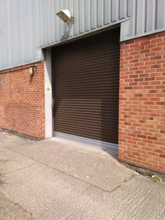 Unit B, Reform Road, Maidenhead, Industrial To Let - 2.jpg