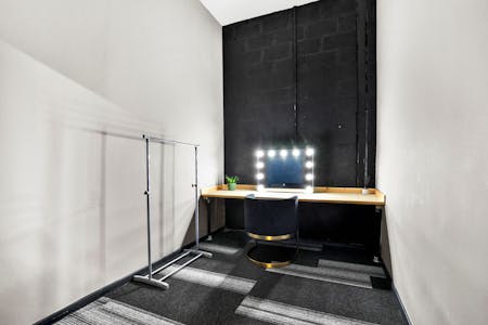 Garden Studios - The Hive, Waxlow Road, Willesden, Office To Let - The Hive - Hive 100 - 2.jpg