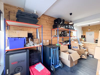 32 & 32A New Road, Porthcawl, Residential / Retail For Sale - 32 New Road011.jpg