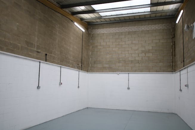 Unit 5 Ventura Place, Poole, Industrial & Trade / Industrial & Trade To Let - IMG_9930.JPG