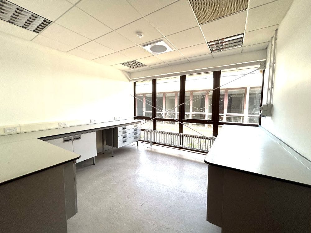Former Innoval Technology Building, Banbury, Office / Other To Let - IMG_7822.jpg