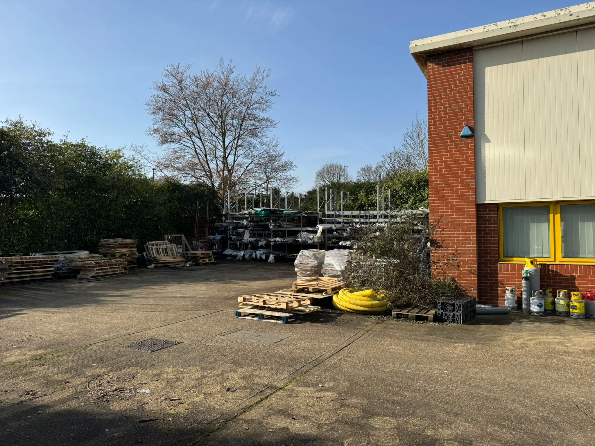 Plumb Centre, Send, Industrial / Warehouse To Let - IMG_6692.JPEG