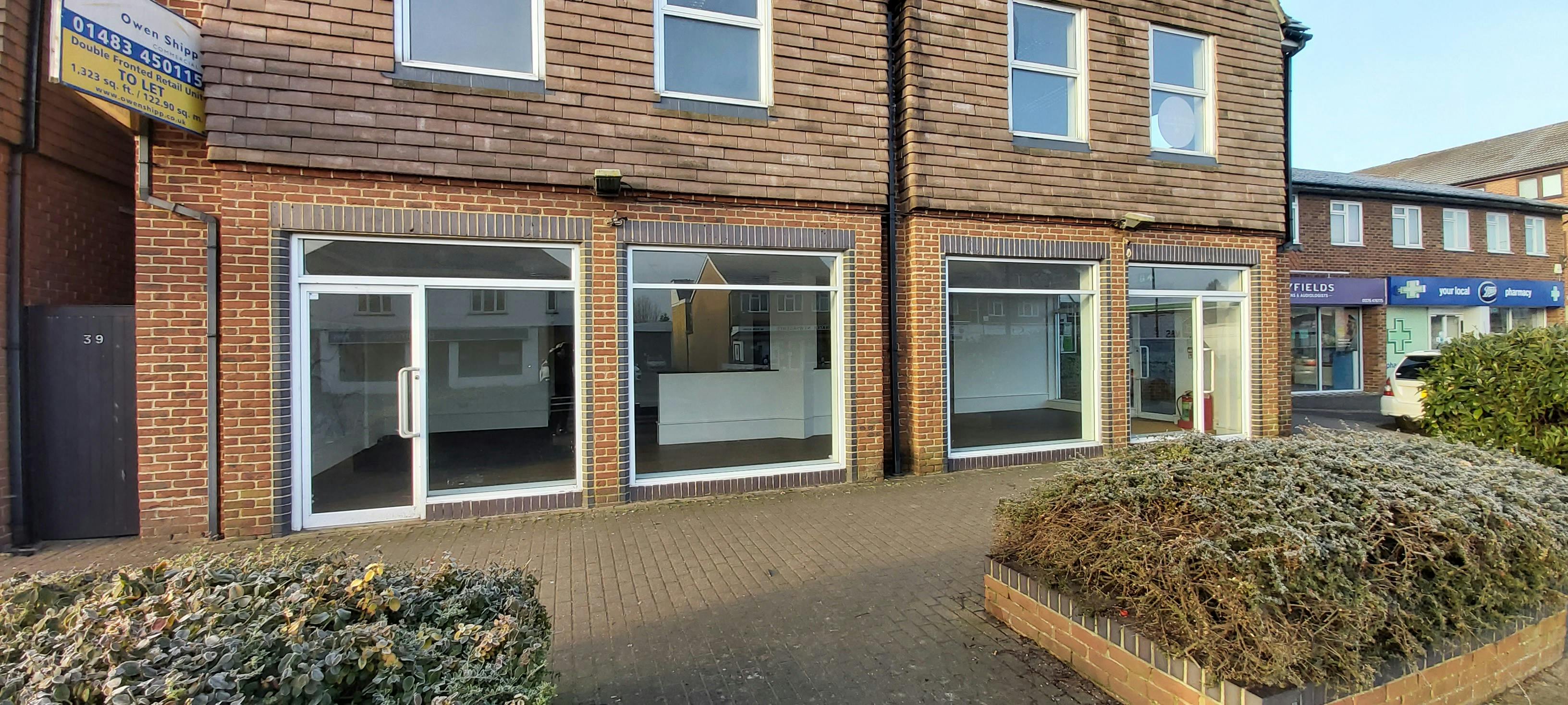 Ground Floor 39 Guildford Road, Lightwater, Retail To Let - 20230208_083456.jpg