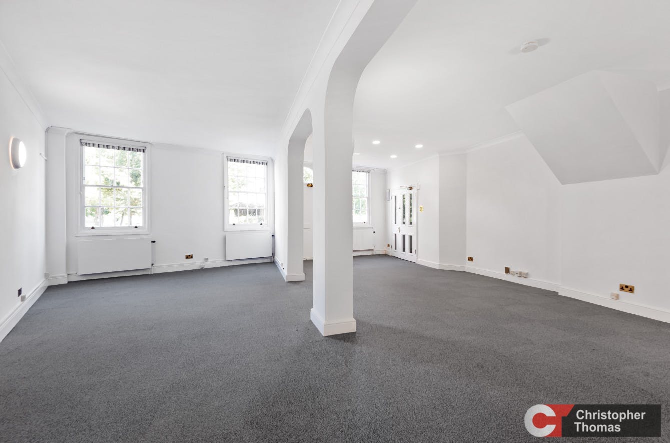 27 Victoria Street, Windsor, D1 / Office To Let - 1cea09cd-d508-4b59-818d-9dd0df512b28.jpg