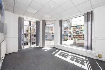 32-33 Queens Road, Brighton, Alternative Use Opportunity / Cafe (A1) / Class E Retail / Leisure / E (Commercial / Business / Service) / E Class Retail / Leisure (no extract - Open A1) / Education / Leisure / Office / Other / Retail / Retail - In Town / Sui Generis To Let - Queen's Road 32-33-004.JPG