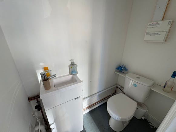 74-76 Broadway, Leigh-on-Sea, Retail To Let - WhatsApp Image 20250127 at 161708_078fac77.jpg