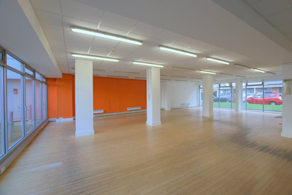 Unit 4, Ropewalk Gardens, London, Retail To Let - DSC09990.JPG